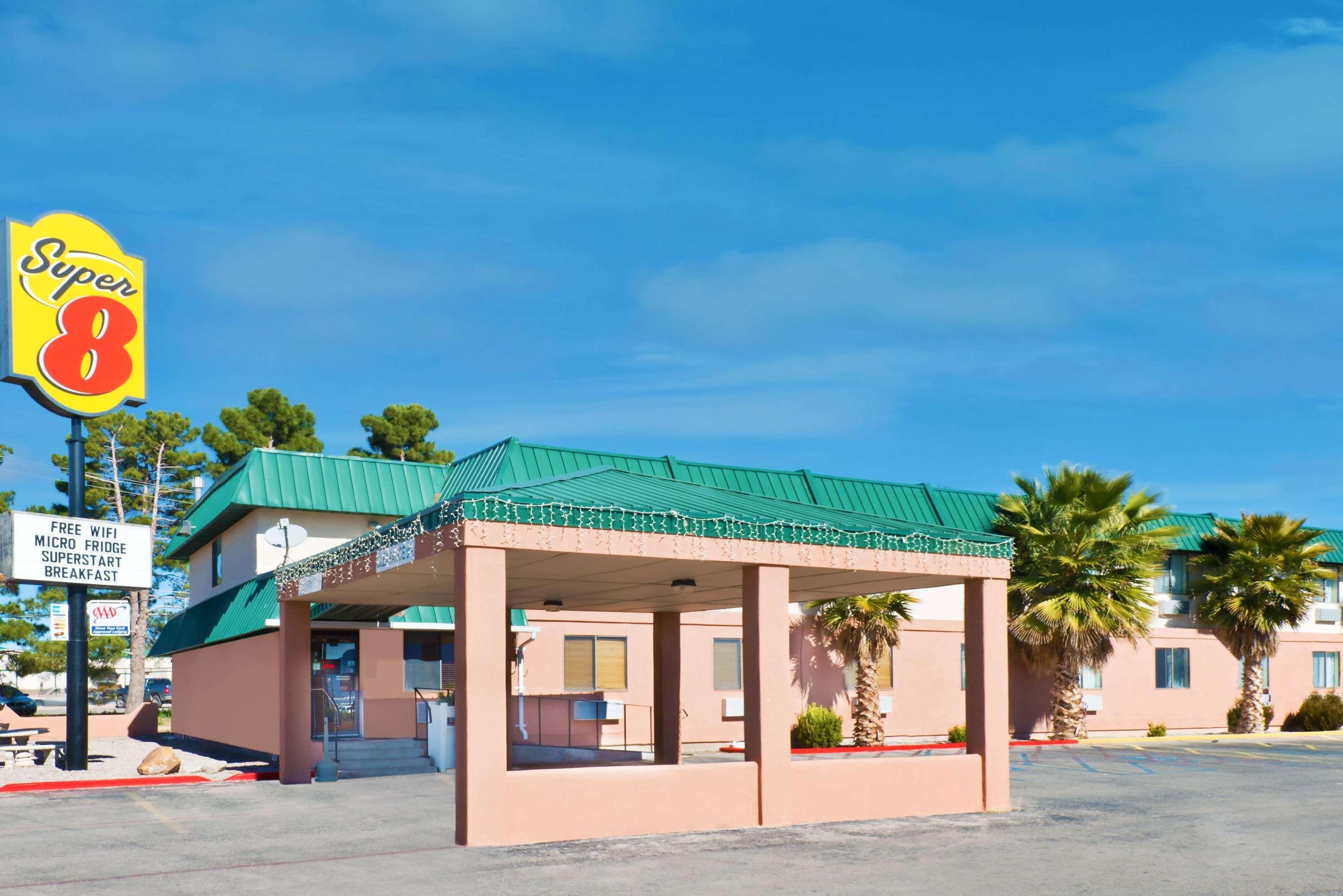 Super 8 By Wyndham Alamogordo - White Sands Екстериор снимка