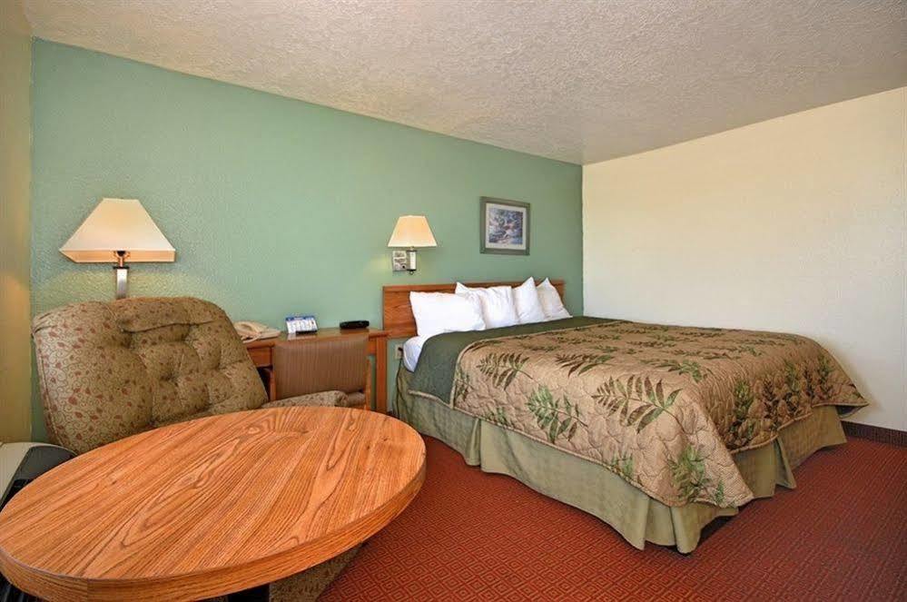 Super 8 By Wyndham Alamogordo - White Sands Екстериор снимка
