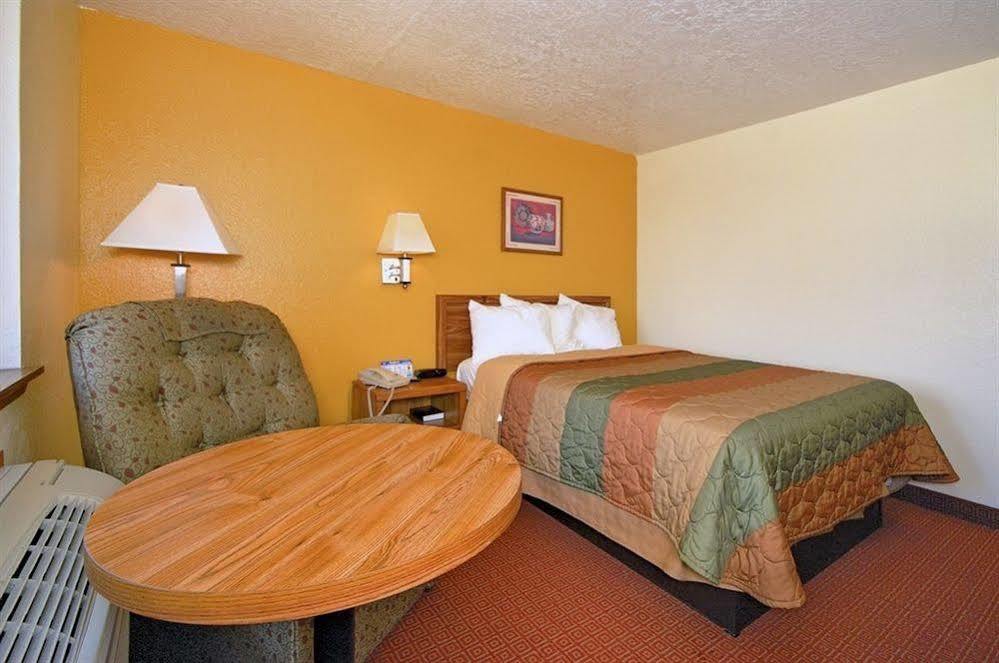 Super 8 By Wyndham Alamogordo - White Sands Екстериор снимка